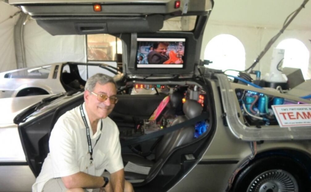 "Volver al futuro" toca el éxito como esfera de adivino 