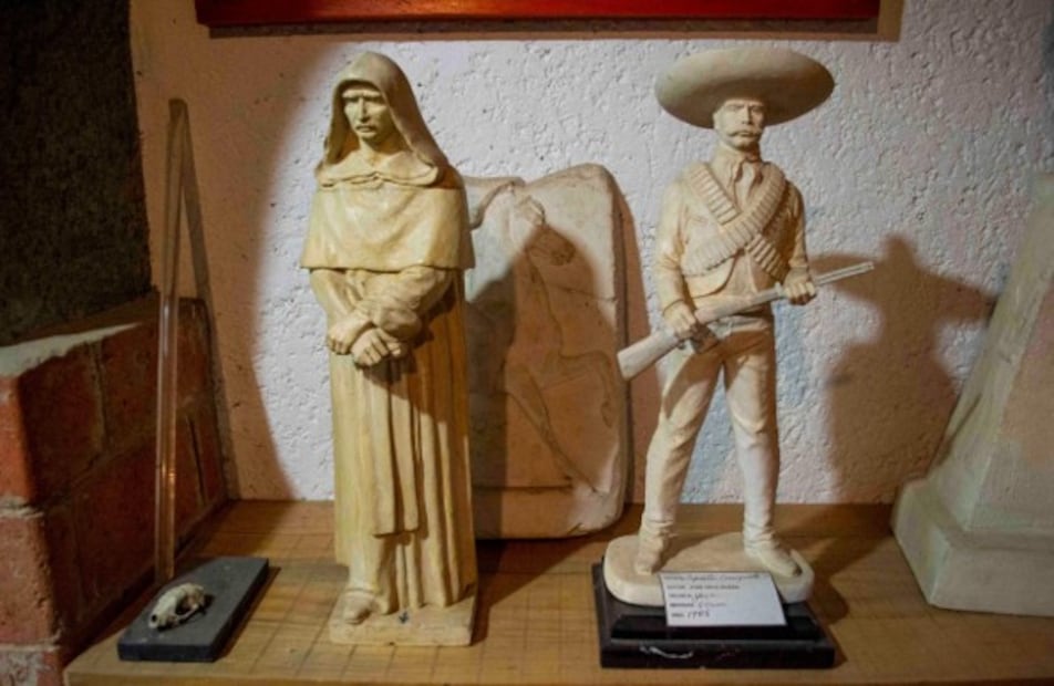 Molde de las esculturas de Giordano Bruno y de Emiliano Zapata. Foto: Luis Eduardo Escobar