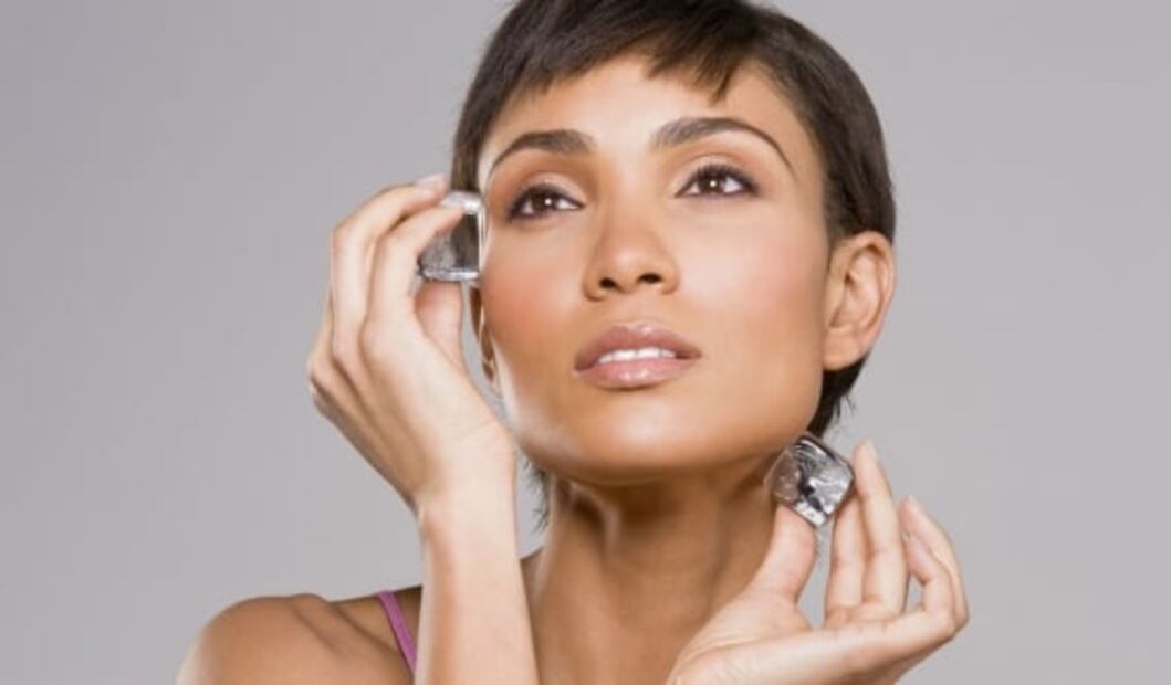5 beneficios de aplicar hielo en tu cara 