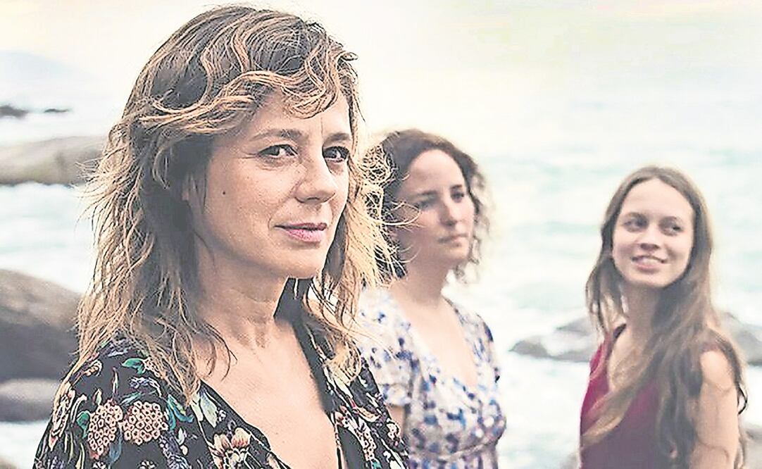 Emma Suárez, Joanna Larequi y Ana Valeria Becerril, el elenco (CORTESÍA)
