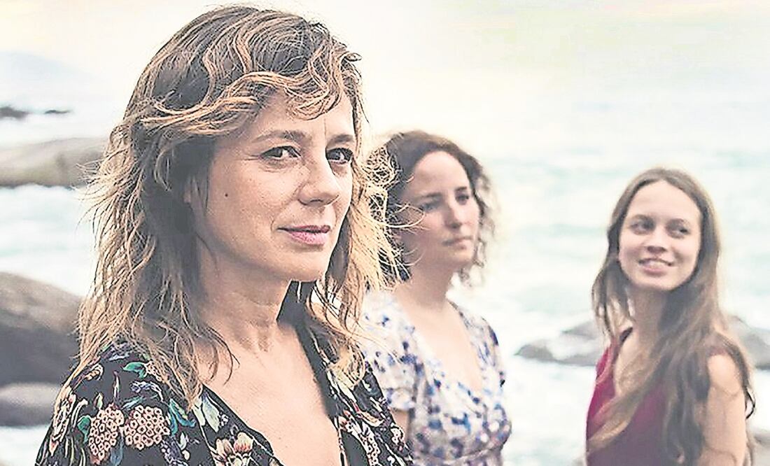 Emma Suárez, Joanna Larequi y Ana Valeria Becerril, el elenco (CORTESÍA)