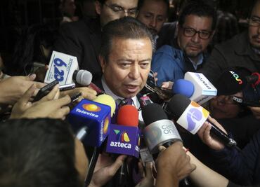 Expresa Peña Nieto condolencias a César Camacho Quiroz