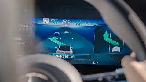 Conducción semiautónoma, qué es y cómo hace el manejo más seguro