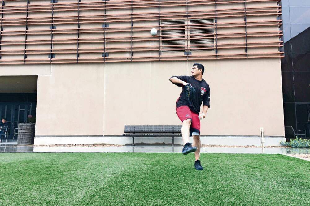 Arizona firmó al mexicano por un contrato de ligas menores; si se queda en el equipo cobrará 2.2 mdd (DIAMONDBACKS)