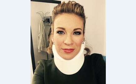 Ingrid Coronado usa collarín, luego de caída