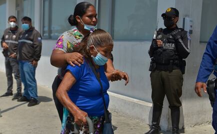 "No encuentran la cabeza"; madre espera cuerpo de su hijo decapitado en prisión de Ecuador