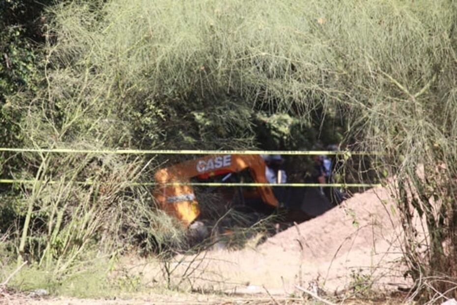 Rastreadoras localizan cinco cuerpos en fosas clandestinas en Sinaloa