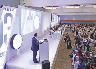 Celebra EL UNIVERSAL 103 años; Ealy Ortiz cumple 50 al frente