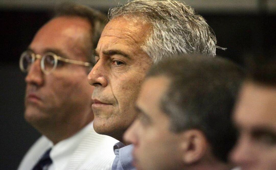 Epstein se declaró inocente en julio de los cargos de tráfico sexual de decenas de niñas menores de edad entre 2002 y 2005 (Foto: AP)