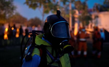 Tropas de India y Paquistán intercambian intenso fuego; civiles duermen en refugios por segunda noche