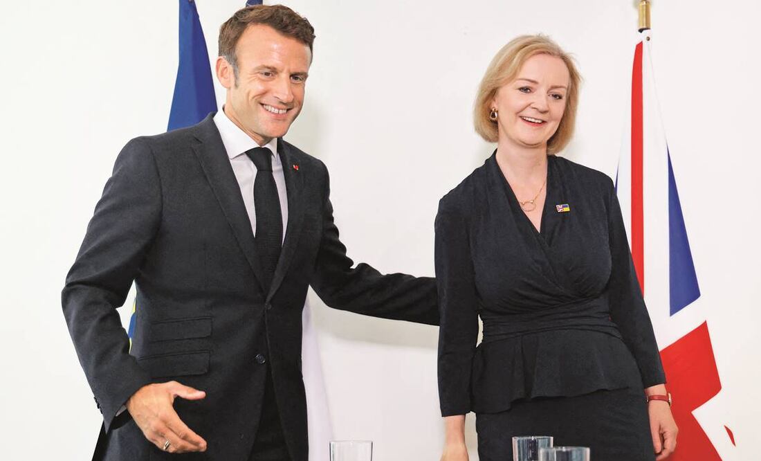 El presidente francés, Emmanuel Macron, ayer con la primera ministra británica, Liz Truss, al margen de la Asamblea General de la ONU en la ciudad de Nueva York. Foto: LUDOVIC MARIN. AFP