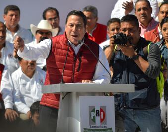 Se registra Baltazar Hinojosa como precandidato del PRI en Tamaulipas