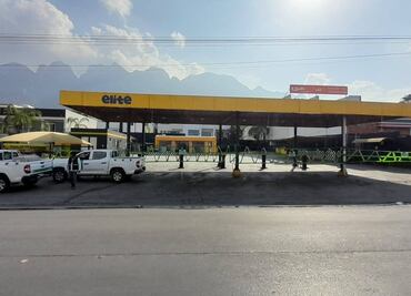 Identifican a trabajador de autolavado que azotó hasta la muerte a un tlacuache en Monterrey; clausuran negocio