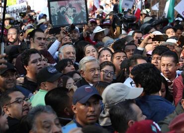 AMLO marcha del Ángel de la Independencia al Zócalo por 4 años de su gobierno