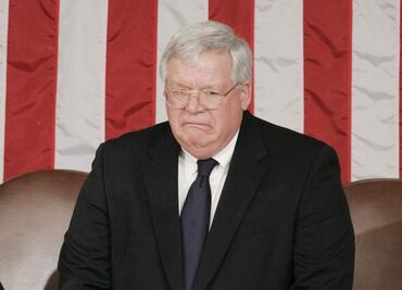 Dennis Hastert pagó para silenciar escándalo sexual