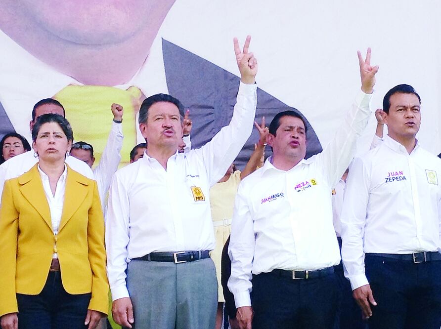 El presidente nacional del sol azteca acompañó a los candidatos a ocupar cargos de elección popular en el municipio de Nezahualcóyotl (EMILIO FERNÁNDEZ / EL UNIVERSAL)