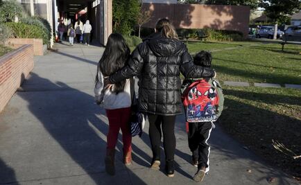 Reabren escuelas en Los Ángeles tras amenaza