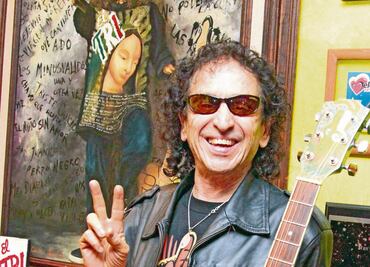 Alex Lora enaltece a los Héroes mexicanos