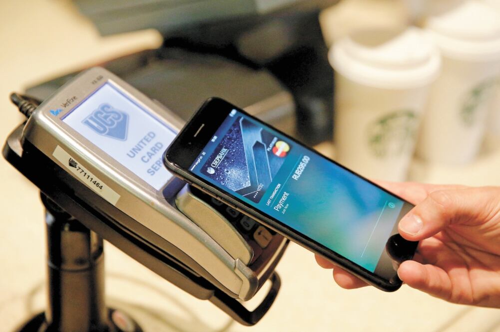 Datos del Fintech Summit Google, indican que 56% de los mexicanos quiere pagar con su teléfono móvil por la facilidad y rapidez que implica. Foto: ARCHIVO EL UNIVERSAL