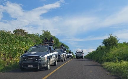 Ataque armado deja 8 muertos en Tuzantla, Michoacán; queman camioneta y abandonan 3 más