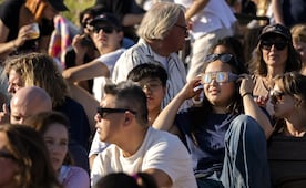 Eclipse solar total en España: hoteles llenos, gafas agotadas y operativo contra incendios; así se prepara el país
