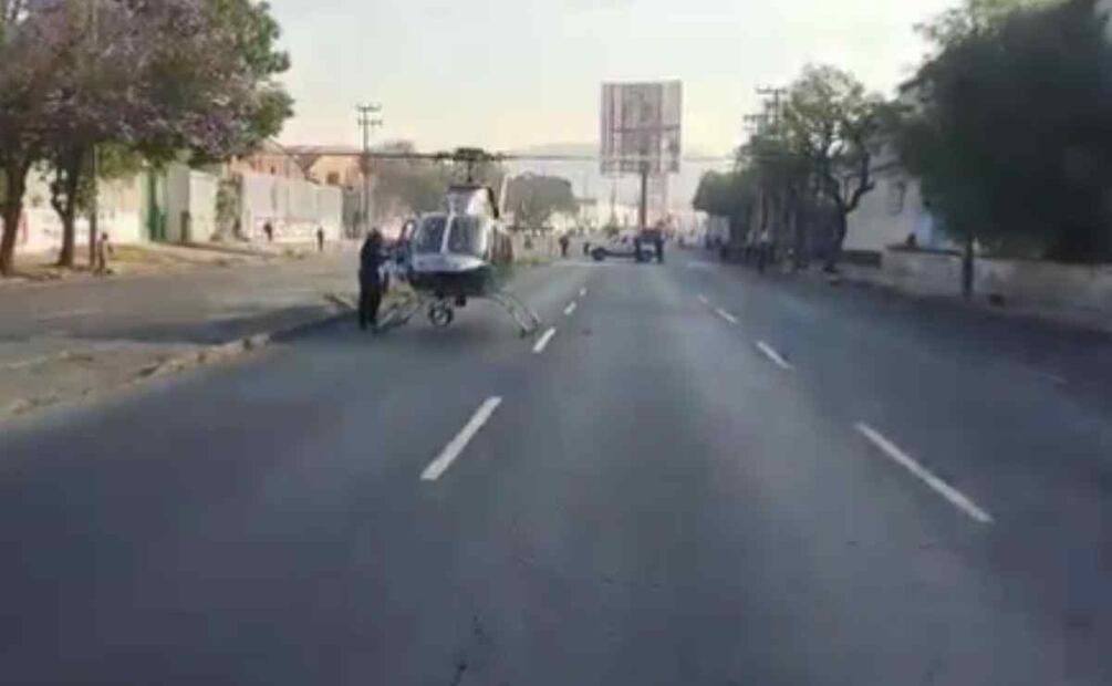 Helicóptero aterrizando en Vía Morelos Foto: Especial
