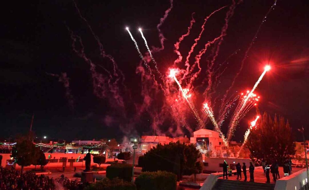 Adicional a las medidas de seguridad previstas para ingresar a la explanada municipal, se contará con el apoyo de Protección Civil y del Cuerpo de Bomberos, ambulancias y la implementación de un operativo vial alrededor por la Policía Municipal. Foto: Especial