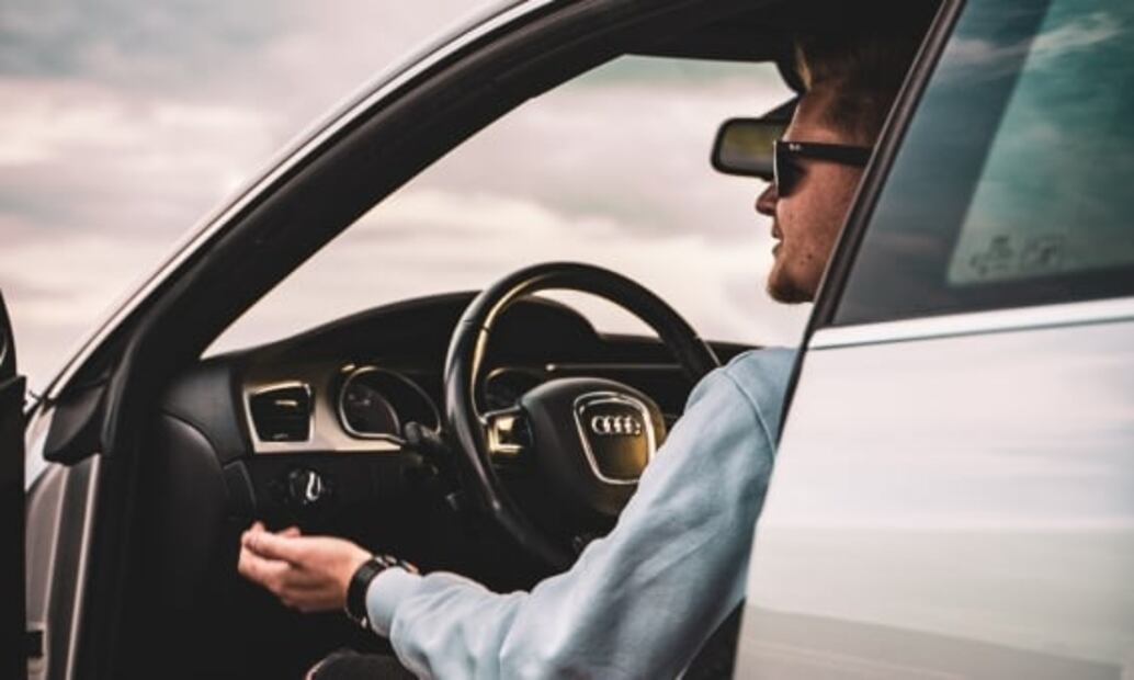 ¿Qué pasa si te atrasas con el pago del crédito de tu coche?