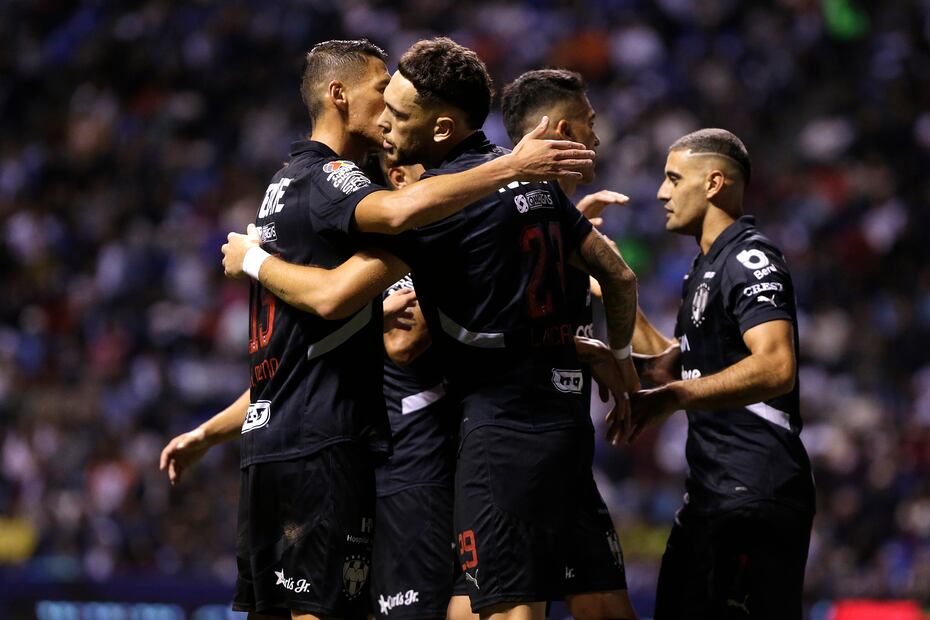 Rayados de Monterrey en festejo, durante la séptima fecha del Apertura 2025 - Foto: Imago7