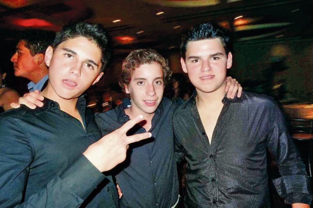 Diego Cruz Alonso (centro) es uno de los tres acusados por la violación a la menor Daphne Fernández, en Veracruz, en 2015 (ESPECIAL)