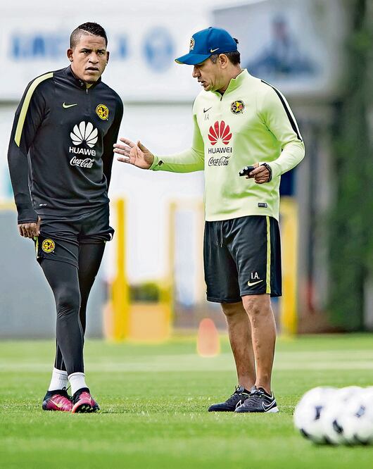 Ignacio Ambriz buscará alcanzar al menos un título en alguna de las tres competencias que América disputará (MAGO7)