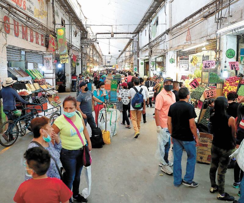 Protocolo obligatorio. Para acceder a la Central de Abasto será necesario usar cubrebocas, afirmó el director General del lugar. JUAN BOITES. EL UNIVERSAL
