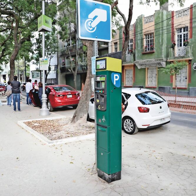 A principios de diciembre, el Gobierno capitalino informó que autos con placas de la Ciudad se salvarán de quedar inmovilizados por las “arañas”. (ARCHIVO EL UNIVERSAL)