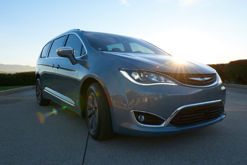 Chrysler Pacifica híbrida se construirá en Canadá