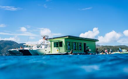 Abren el primer bar flotante de tacos y cocteles