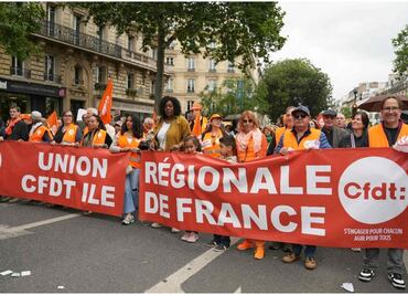 "Democracia se acerca a un punto de inflexión": Miles se manifiestan Francia contra la extrema derecha