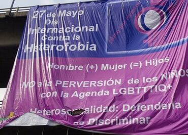 Critican manta con llamado a conmemorar "Día de la Heterofobia"