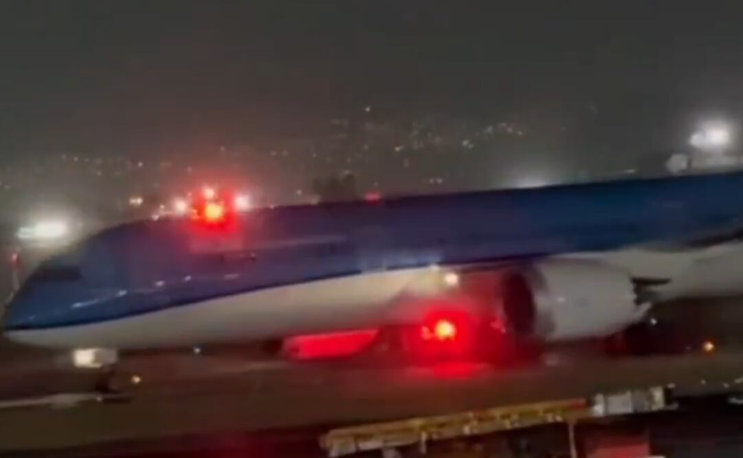 Avión procedente de Ámsterdam aterriza de emergencia en el AICM 13 de marzo 2025/ Captura de pantalla