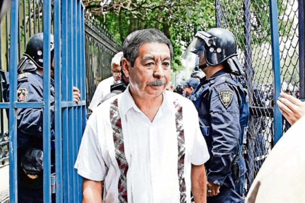 Entre los detenidos está el dirigente de la CNTE Rubén Núñez, quien fue aprehendido en la Ciudad de México el pasado 11 de junio (ARCHIVO EL UNIVERSAL)