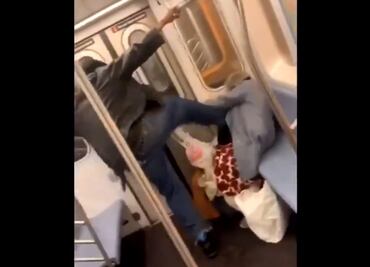 Detienen a hombre que golpeó a anciana en metro de Nueva York