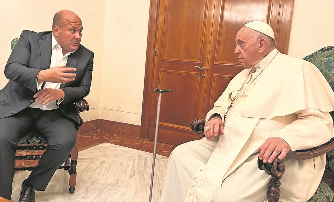 Durante 25 minutos, Enrique Alfaro habló con el papa Francisco en su residencia de Santa Martha en la ciudad capital de Italia.