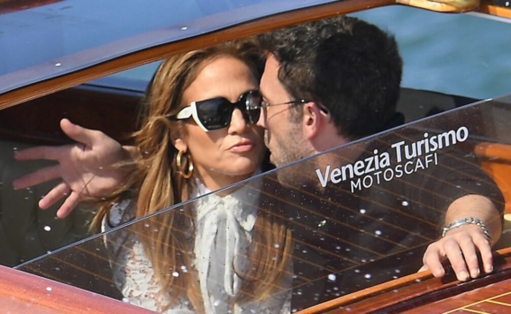 Ben Affleck y Jennifer Lopez se derriten de amor en Venecia