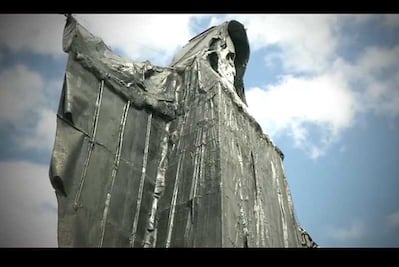 Festejan cumpleaños de la Santa Muerte más grande del mundo en Tultitlán