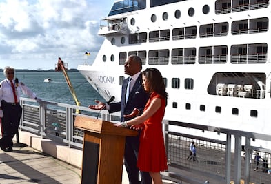 Zarpa el primer crucero EU-Cuba en medio siglo