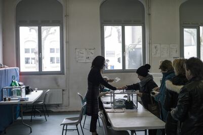 Abren colegios electorales en segunda vuelta de Francia