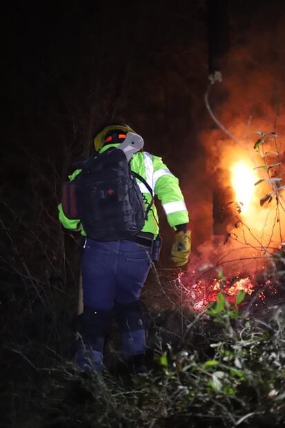 Sofocan otro incendio en sierra de Santiago, Nuevo León