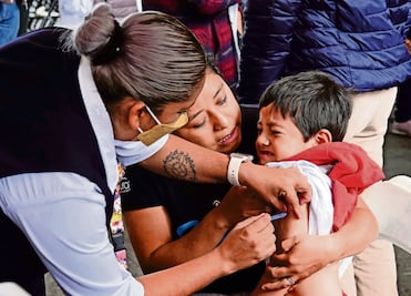 IMSS-Bienestar y gasto no ejercido descobijan vacunación en el país