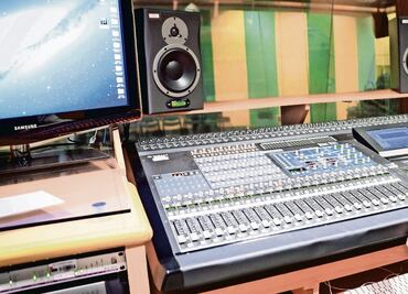 "Hoy nos asustaron"; locutores de Reactor graban extraño sonido en vivo