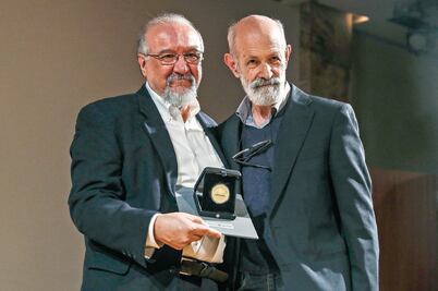 Condecoran a José Caballero