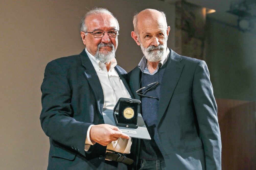 Al director lo acompañaron amigos como Luis de Tavira. (YADÍN XOLALPA. EL UNIVERSAL.)